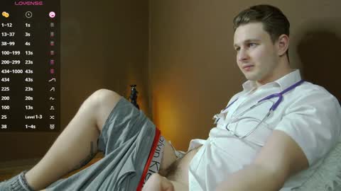 Snapshot of charlie_smiley chatting on 12/01/24, 10:10 Charlie Smiley online show from 12/01/24, 10:10