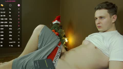 Snapshot of charlie_smiley chatting on 01/02/25, 02:00 Charlie Smiley online show from 01/02/25, 02:00