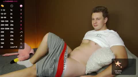 Snapshot of charlie_smiley chatting on 09/18/25, 02:13 Charlie Smiley online show from 09/18/25, 02:13