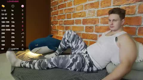 Snapshot of charlie_smiley chatting on 12/14/25, 10:20 Charlie Smiley online show from 12/14/25, 10:20