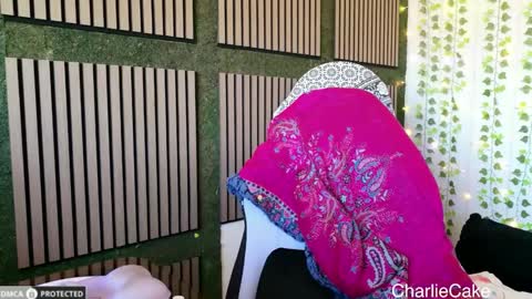 Snapshot of charliecake chatting on 05/08/26, 08:58 Charlie Cake online show from 05/08/26, 08:58