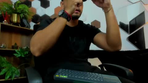   online show from 05/19/26, 01:56