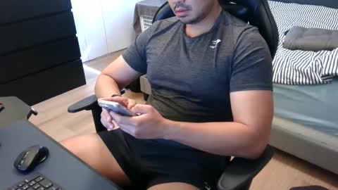 Snapshot of charliekkw chatting on 09/25/25, 07:17 charliekkw online show from 09/25/25, 07:17