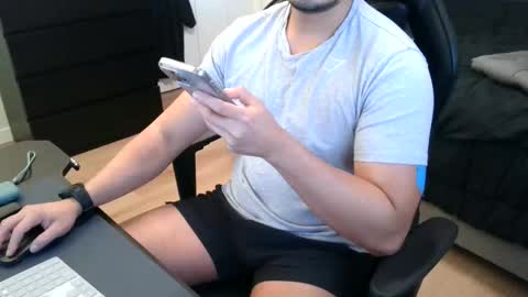 Snapshot of charliekkw chatting on 11/30/25, 08:57 charliekkw online show from 11/30/25, 08:57