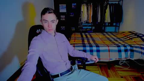 Snapshot of charlieseyer chatting on 02/01/25, 08:39 carlos reyes online show from 02/01/25, 08:39