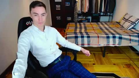 Snapshot of charlieseyer chatting on 02/02/25, 11:51 carlos reyes online show from 02/02/25, 11:51