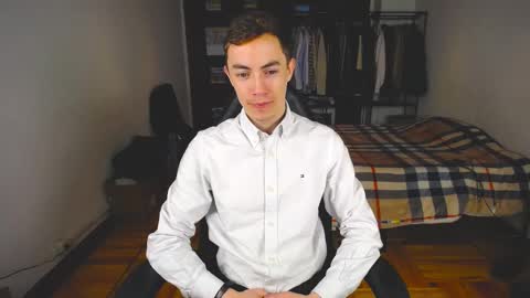 Snapshot of charlieseyer chatting on 02/11/25, 08:05 carlos reyes online show from 02/11/25, 08:05