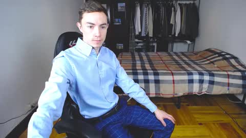 Snapshot of charlieseyer chatting on 02/12/25, 07:55 carlos reyes online show from 02/12/25, 07:55