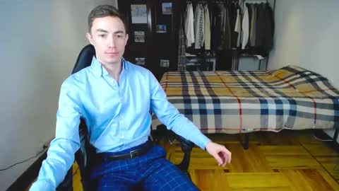 Snapshot of charlieseyer chatting on 02/12/25, 11:07 carlos reyes online show from 02/12/25, 11:07