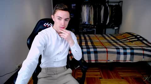 Snapshot of charlieseyer chatting on 02/13/25, 11:17 carlos reyes online show from 02/13/25, 11:17
