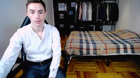 Snapshot of charlieseyer chatting on 02/19/25, 11:17 carlos reyes online show from 02/19/25, 11:17
