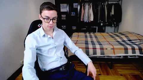 Snapshot of charlieseyer chatting on 02/20/25, 08:28 carlos reyes online show from 02/20/25, 08:28