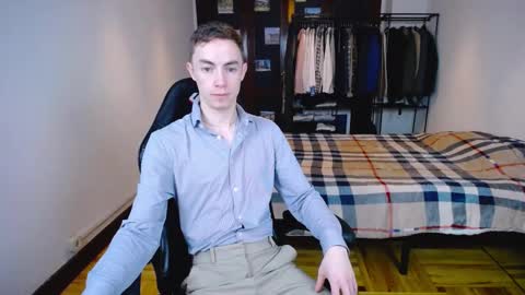 Snapshot of charlieseyer chatting on 03/10/25, 09:21 carlos reyes online show from 03/10/25, 09:21