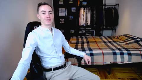 Snapshot of charlieseyer chatting on 03/11/25, 08:41 carlos reyes online show from 03/11/25, 08:41
