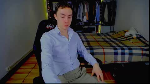 Snapshot of charlieseyer chatting on 01/12/26, 08:30 carlos reyes online show from 01/12/26, 08:30