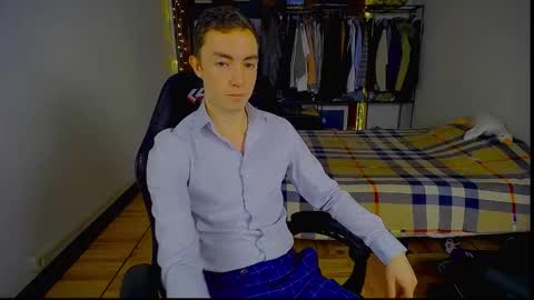 Snapshot of charlieseyer chatting on 01/16/26, 08:29 carlos reyes online show from 01/16/26, 08:29
