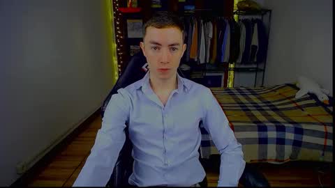 Snapshot of charlieseyer chatting on 02/11/26, 08:52 carlos reyes online show from 02/11/26, 08:52