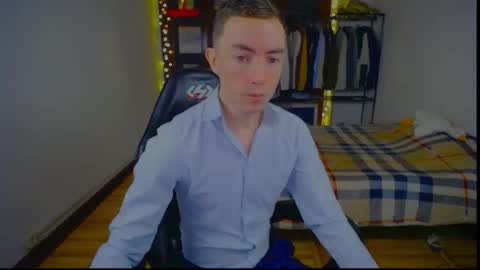Snapshot of charlieseyer chatting on 02/12/26, 08:20 carlos reyes online show from 02/12/26, 08:20