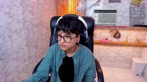 Snapshot of charlietaylor_ chatting on 10/19/25, 12:39 Charlie online show from 10/19/25, 12:39