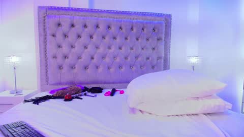 Snapshot of charlietaylorr__ chatting on 12/27/24, 11:10 Charlie online show from 12/27/24, 11:10