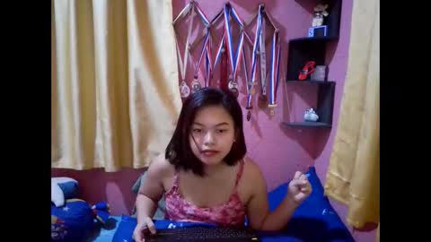 Sweetieeche online show from 04/10/26, 06:56