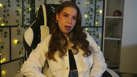 Dannie online show from 10/08/25, 05:32