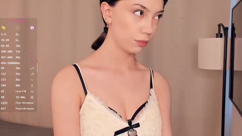 Snapshot of charlinepiker chatting on 01/18/26, 10:52 Yumi online show from 01/18/26, 10:52