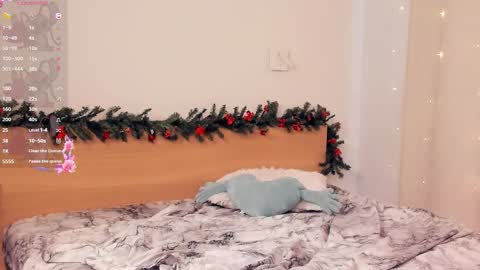 Snapshot of charlinepiker chatting on 02/11/26, 07:35 Yumi online show from 02/11/26, 07:35