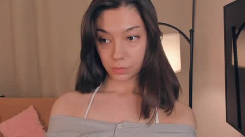 Snapshot of charlinepiker chatting on 05/01/26, 09:41 Yumi online show from 05/01/26, 09:41