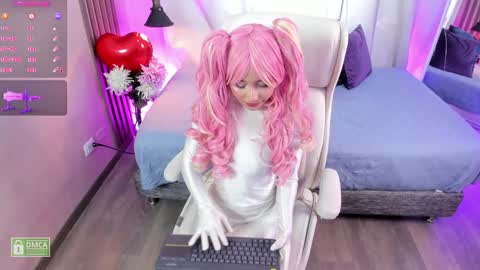 Snapshot of charloottee_1 chatting on 02/04/25, 06:14 Char 3  Lets go for the 100 Thumb-Up   online show from 02/04/25, 06:14