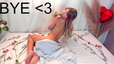 Snapshot of charloottee_1 chatting on 03/05/25, 02:56 Char 3  Lets go for the 100 Thumb-Up   online show from 03/05/25, 02:56