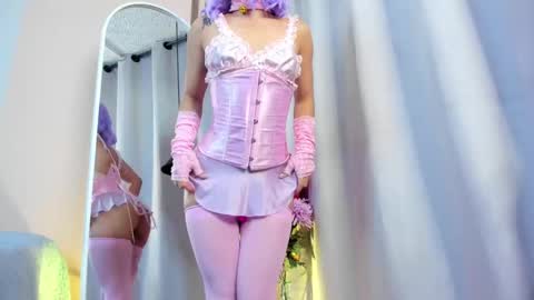 Snapshot of charloottee_1 chatting on 03/06/25, 05:46 Char 3  Lets go for the 100 Thumb-Up   online show from 03/06/25, 05:46