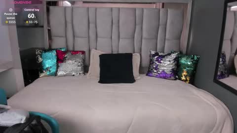 Charlot milf online show from 10/16/25, 12:06