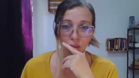 Snapshot of charlot_ponze chatting on 10/21/25, 07:14 charlott online show from 10/21/25, 07:14