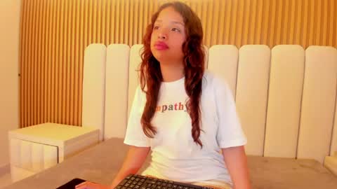Snapshot of charlotaura chatting on 05/14/26, 12:45 charlotaura online show from 05/14/26, 12:45