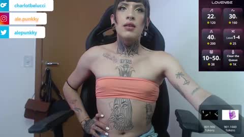 Snapshot of charlotbelucci_ chatting on 10/19/25, 06:08 Ale punky online show from 10/19/25, 06:08