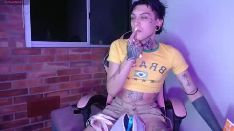 Snapshot of charlotbelucci_ chatting on 11/12/25, 09:21 Ale punky online show from 11/12/25, 09:21