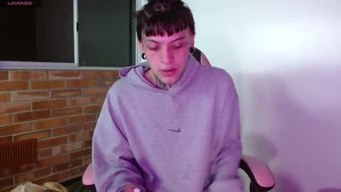 Snapshot of charlotbelucci_ chatting on 11/13/25, 09:19 Ale punky online show from 11/13/25, 09:19