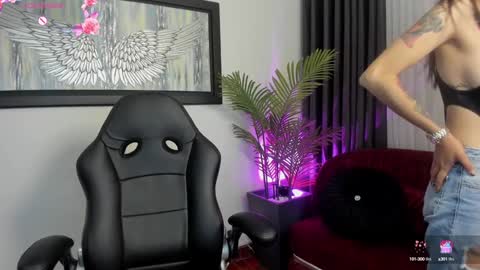 Charlote online show from 01/14/25, 11:42