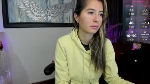 Charlote online show from 12/05/25, 11:41