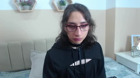 charlothe_dumont online show from 04/18/26, 04:00