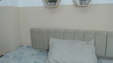 charlothe_dumont online show from 04/24/26, 04:31