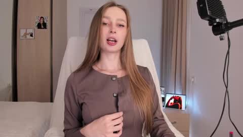 CharlottaWells online show from 11/23/25, 08:36