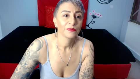 Snapshot of charlotte__gray chatting on 10/25/25, 12:23 CHARLOTTE GRAY online show from 10/25/25, 12:23
