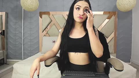 Charlotte colee online show from 12/05/24, 11:49