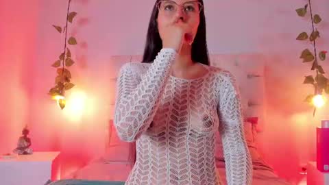 Snapshot of charlotte_collins_2 chatting on 07/04/26, 03:35 Sofia online show from 07/04/26, 03:35