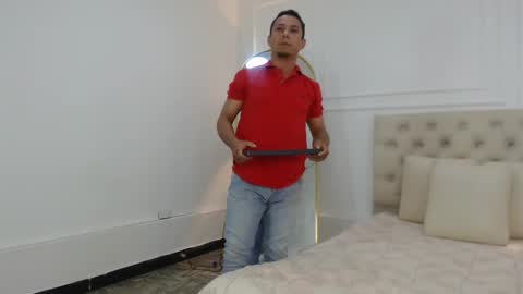 Snapshot of charlotte_dante212 chatting on 12/14/25, 05:24 charlottte y dante online show from 12/14/25, 05:24