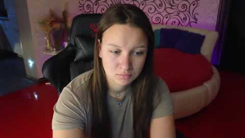 Snapshot of charlotte_ekman chatting on 12/18/24, 10:57 Charlotte online show from 12/18/24, 10:57