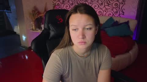 Snapshot of charlotte_ekman chatting on 12/23/24, 10:23 Charlotte online show from 12/23/24, 10:23