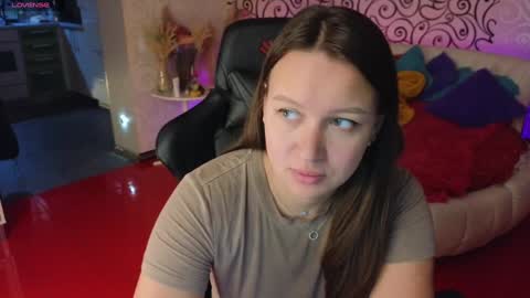 Snapshot of charlotte_ekman chatting on 12/31/24, 02:08 Charlotte online show from 12/31/24, 02:08